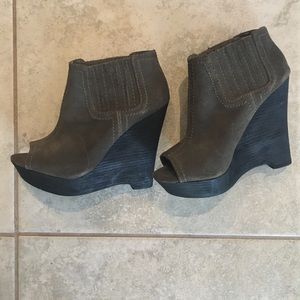 Type Z Wedge booties